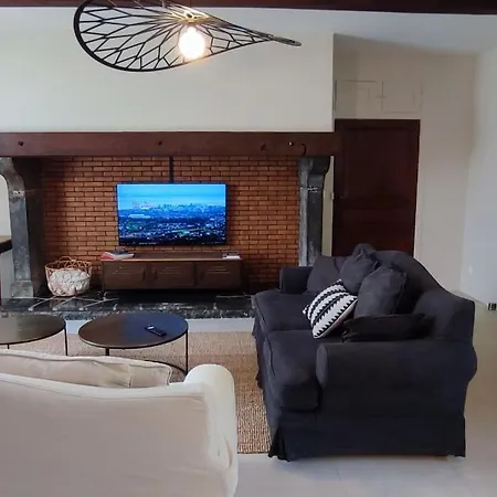 Maison Miqueu Holiday home Andoins